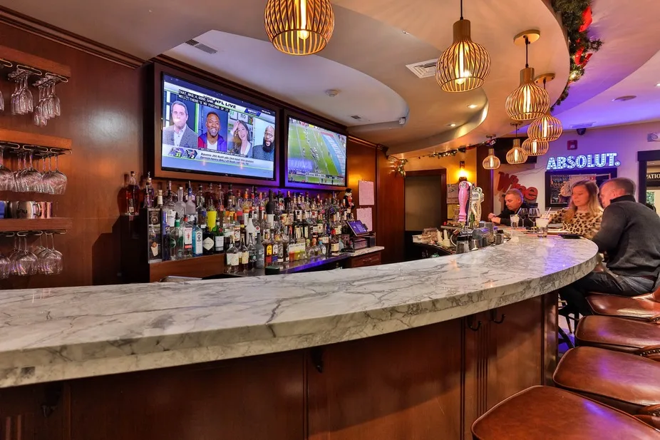 Marble bar at Char